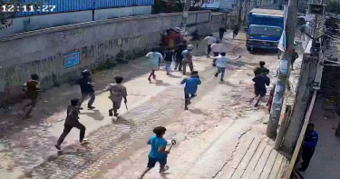 দুই গ্রুপের রক্তক্ষয়ী সংঘর্ষ, ককটেল বিস্ফোরণ