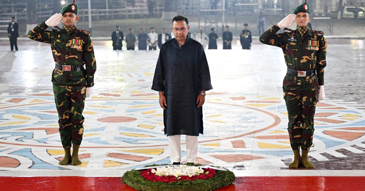 একুশের প্রথম প্রহরে ভাষা শহীদদের প্রতি প্রধানমন্ত্রীর শ্রদ্ধা