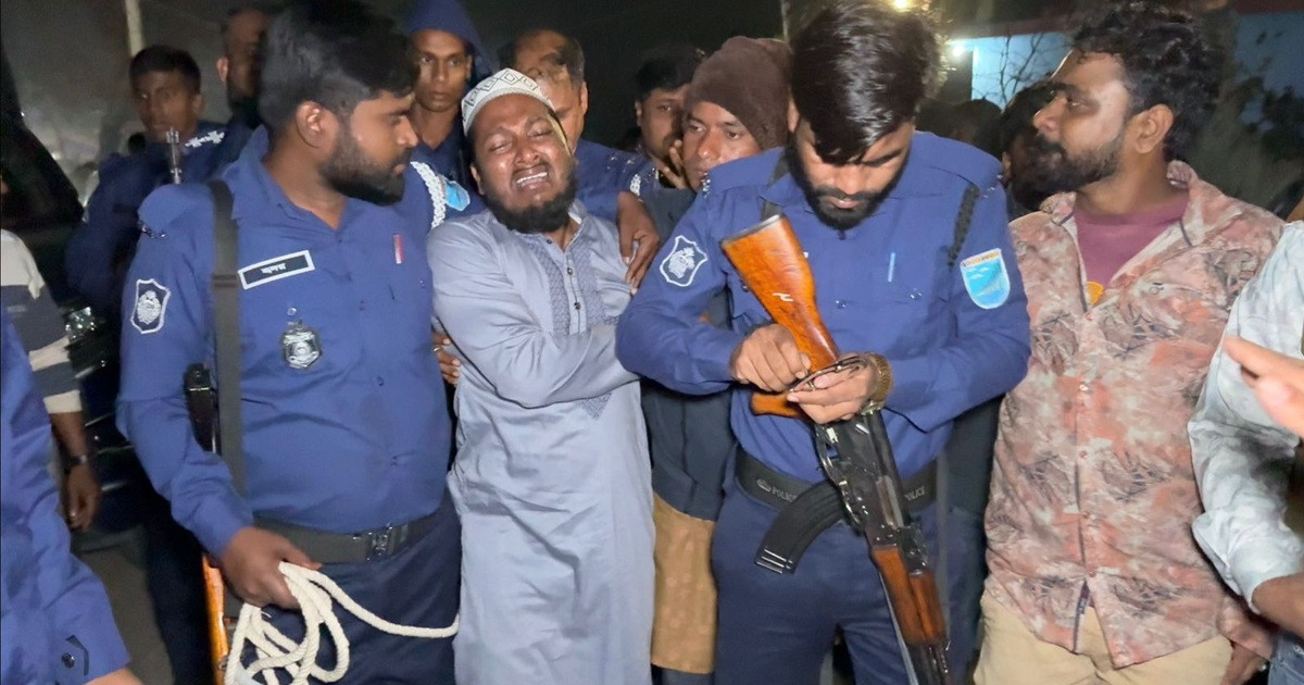 প্যারোলে মুক্তি পেয়ে বাবার জানাজায় ছাত্রদল নেতা