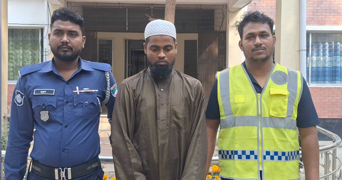 ভুয়া ফেসবুক আইডি খুলে প্রতারণা, কালিয়ায় যুবক গ্রেপ্তার