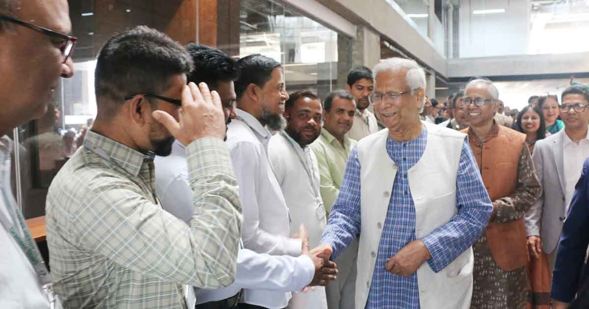 পূর্বের কর্মস্থলে ফিরলেন অধ্যাপক ইউনূস