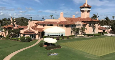 ট্রাম্পের ‘বাড়িতে’ অস্ত্র হাতে যুবক, গুলি করে হত্যা