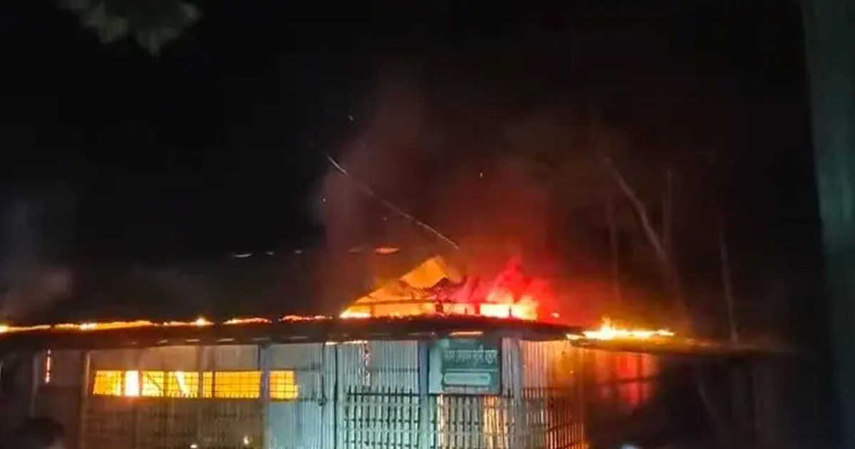 গফরগাঁওয়ে মসজিদে ভয়াবহ অগ্নিকাণ্ড
