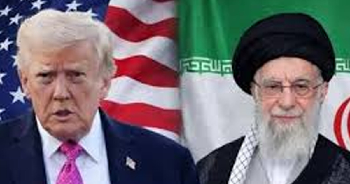 আলোচনা চালালেও মার্কিন হামলার পাল্টা জবাবে প্রস্তত ইরান
যুক্তরাষ্ট্রের সঙ্গে নতুন দফার পরমাণু আলোচনা সামনে রেখে ইরান বলেছে, তারা কূটনৈতিক সমাধানে আগ্রহী। তবে ওয়াশিংটন সামরিক পদক্ষেপ নিলে তা আগ্রাসন হিসেবে বিবেচিত হবে। এর বিরুদ্ধে তেহরান কঠোর জবাব দেবে।
সোমবার (২৩ ফেব্রুয়ারি) এক সংবাদ ব্রিফিংয়ে ইরানের পররাষ্ট্র মন্ত্রণালয়ের মুখপাত্র ইসমাইল বাঘেই এ কথা বলেন। খবর আলজাজিরার।
ইসমাইল বাঘেই বলেন, যেকোনো আগ্রাসনকে আগ্রাসন হিসেবেই দেখা হবে। আত্মরক্ষার স্বাভাবিক অধিকারের অংশ হিসেবে আমরা জোরালো প্রতিক্রিয়া জানাব। এর আগে যুক্তরাষ্ট্রের প্রেসিডেন্ট ডোনাল্ড ট্রাম্প বলেন, তেহরান যদি সমঝোতায় না আসে, তবে তিনি সীমিত সামরিক হামলার কথা বিবেচনা করছেন।
রোববার ইরানের প্রেসিডেন্ট মাসুদ পেজেশকিয়ান সামাজিক যোগাযোগমাধ্যম এক্সে জানান, যুক্তরাষ্ট্রের সঙ্গে আলোচনায় উৎসাহব্যঞ্জক সংকেত মিলেছে। তবে সম্ভাব্য সব পরিস্থিতির জন্য ইরান প্রস্তুত রয়েছে বলেও সতর্ক করেন তিনি।
এদিকে দুই দেশের মধ্যে ওমানের মধ্যস্থতায় পরোক্ষ আলোচনা চলছে। চলতি মাসে ওমানে আলোচনা পুনরায় শুরু হয়। এর আগে সুইজারল্যান্ডে দ্বিতীয় দফা বৈঠক অনুষ্ঠিত হয়। তৃতীয় দফা আলোচনা বৃহস্পতিবার জেনেভায় হওয়ার কথা রয়েছে। যদিও যুক্তরাষ্ট্র এখনো আনুষ্ঠানিকভাবে নিশ্চিত করেনি। ওমান জানিয়েছে, চুক্তি চূড়ান্ত করতে ইতিবাচক অগ্রগতি রয়েছে।
ইরানের পক্ষে আলোচনায় নেতৃত্ব দিচ্ছেন পররাষ্ট্রমন্ত্রী আব্বাস আরাগচি। যুক্তরাষ্ট্রের প্রতিনিধিত্ব করছেন বিশেষ দূত স্টিভ উইটকফ এবং ট্রাম্পের জামাতা জারড কুশনার।
মার্কিন প্রশাসন জানিয়েছে, আলোচনার মধ্যেই মধ্যপ্রাচ্যে বড় ধরনের সামরিক উপস্থিতি জোরদার করা হয়েছে। ফক্স নিউজকে দেওয়া এক সাক্ষাৎকারে উইটকফ বলেন, এত সামরিক মোতায়েনের পরও কেন ইরান আত্মসমর্পণ করেনি তা নিয়ে ট্রাম্প বিস্মিত। তবে এর জবাবে বাঘেই বলেন, ইরানিরা তাদের ইতিহাসে কখনো আত্মসমর্পণ করেনি।
সূত্র: আল জাজিরা
https://www.aljazeera.com/news/2026/2/23/iran-says-ready-for-talks-but-will-defend-itself-against-us-aggression
news24bd.tv/শামসুদ্দীন
আলোচনা চালালেও মার্কিন হামলার পাল্টা জবাবে প্রস্তত ইরান