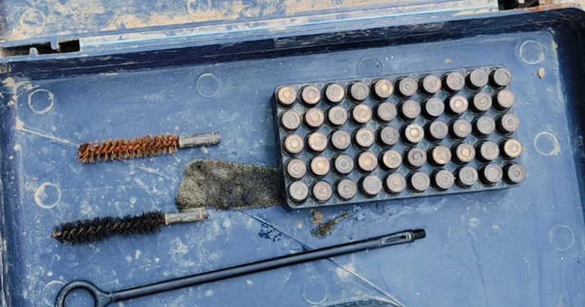 নদীতে মাছ ধরতে গিয়ে ৫০ রাউন্ড গুলি পেল দুই ভাই