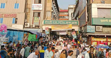 রমজানের শুরুতেই গাউসিয়া মার্কেটে ঈদের কেনাকাটার আমেজ