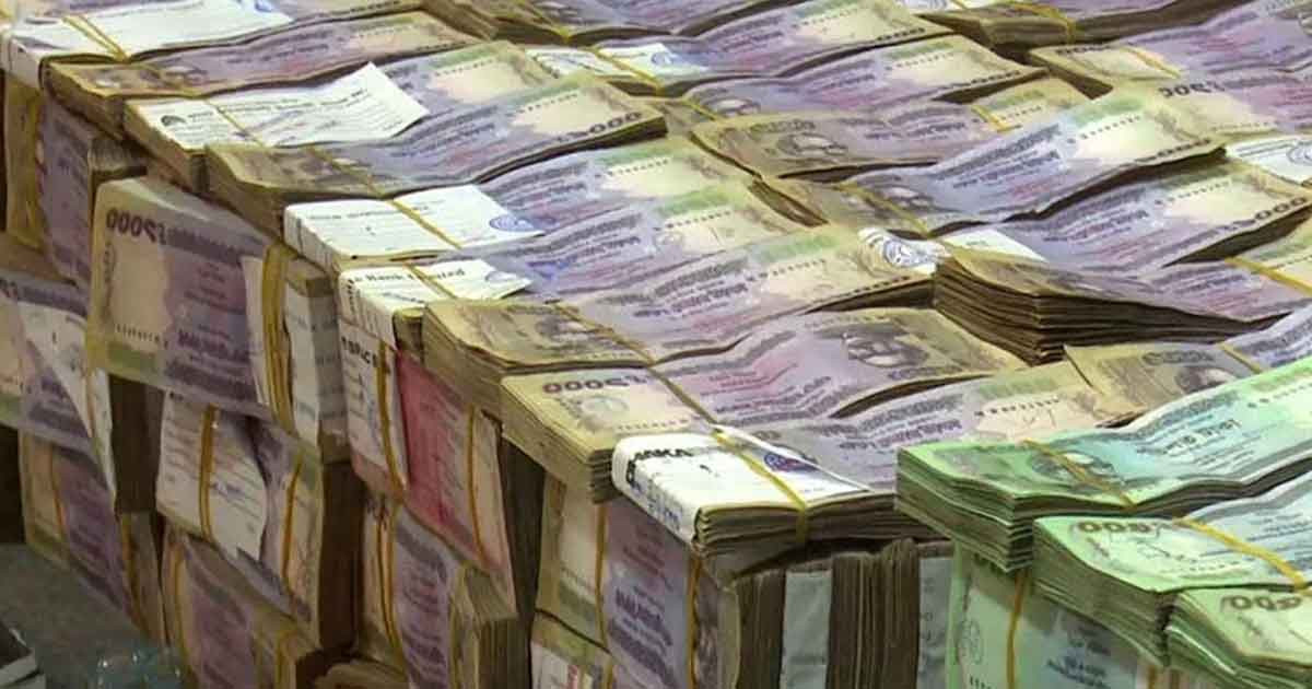 নতুন সরকারের কাঁধে হাজার কোটি টাকার বোঝা