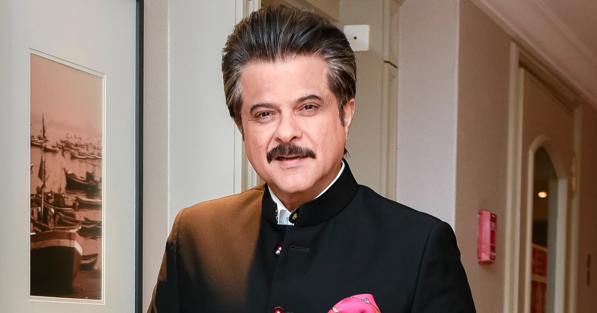 ‘বাইরে যাওয়ার সময় স্ত্রীর কাছ থেকে টাকা চেয়ে নিই’