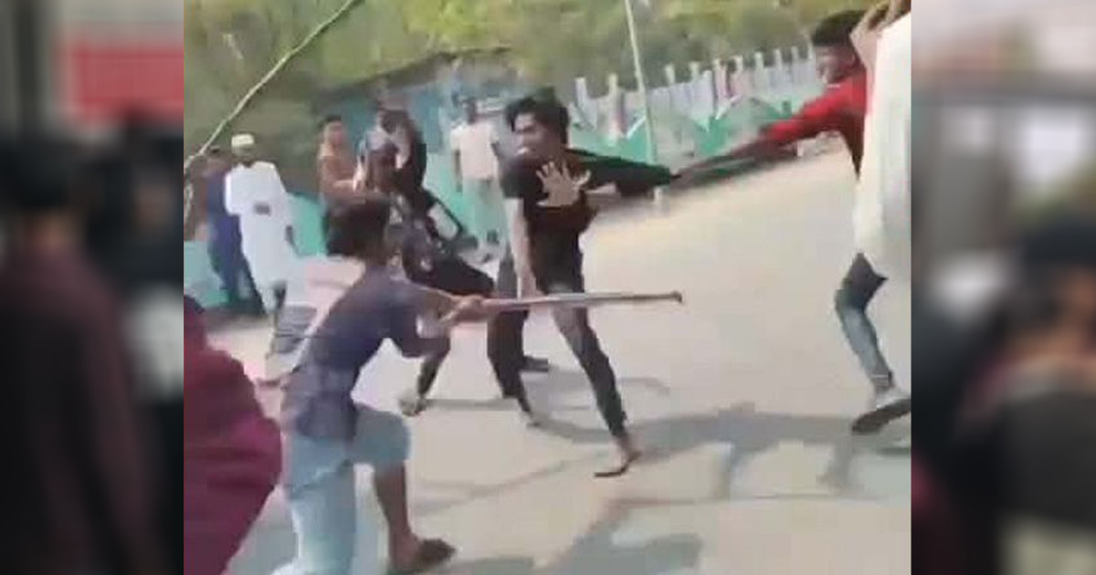 স্কুলছাত্রীকে নিয়ে ফেসবুকে আপত্তিকর মন্তব্য, যুবককে গণপিটুনি