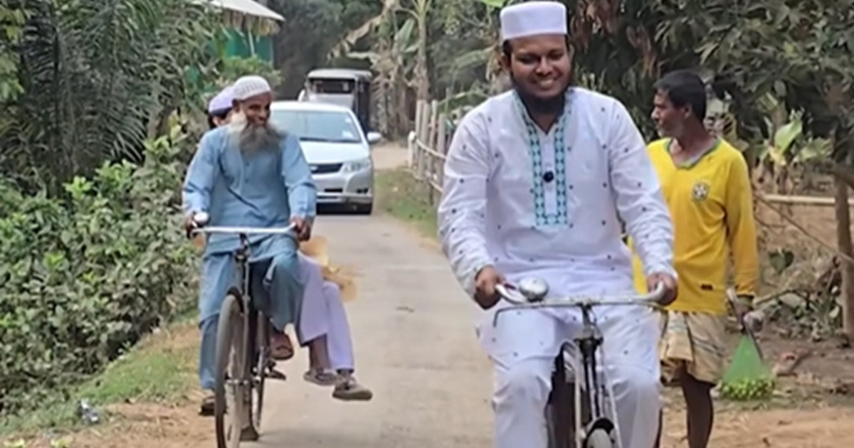 বৃদ্ধকে নিজের গাড়িতে তুলে দিয়ে সাইকেল চালিয়ে গেলেন এমপি সালাউদ্দিন আইউবী