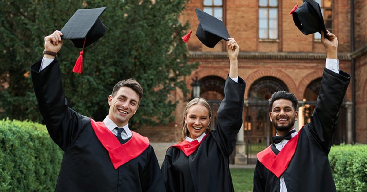 ইতালিতে উচ্চশিক্ষার সুযোগ, মিলবে ৯ লাখ টাকা