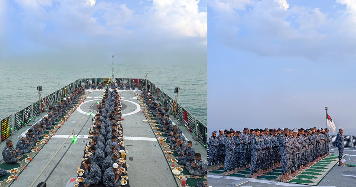 বঙ্গোপসাগরে নৌবাহিনীর সদস্যদের ইফতার ও নামাজের ছবি ভাইরাল