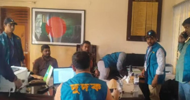 ঘুষের টাকাসহ উপজেলা প্রকল্প কর্মকর্তা সাঈদ দুদকের হাতে আটক