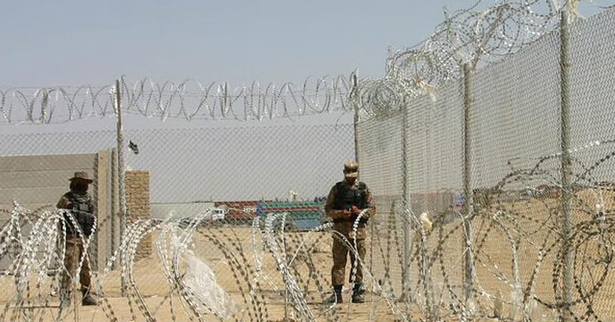 পাকিস্তানের ৪০ সেনা চৌকি দখল