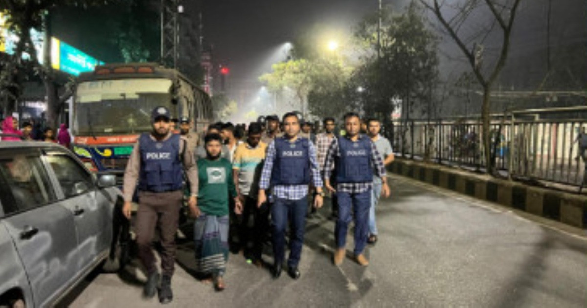 রাজধানীর দুই থানা এলাকায় সাঁড়াশি অভিযানে আটক ৪২