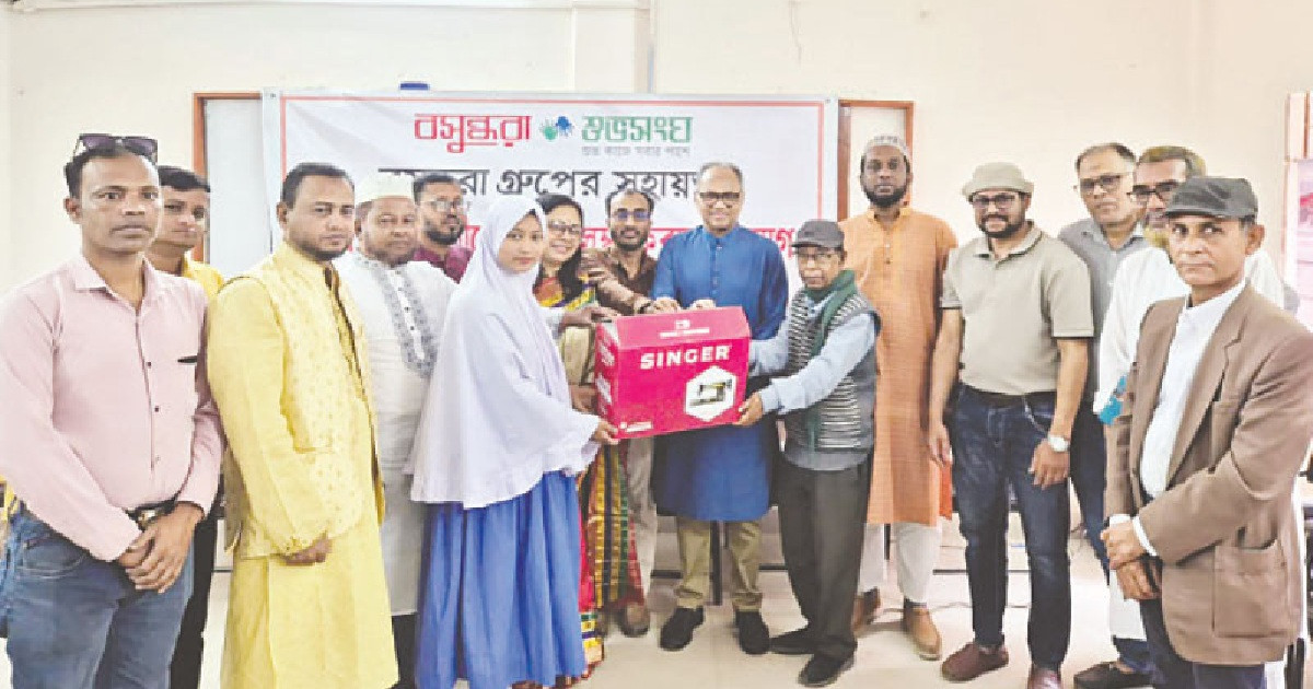 সেলাই মেশিনে ৩০ নারীর স্বপ্নযাত্রা