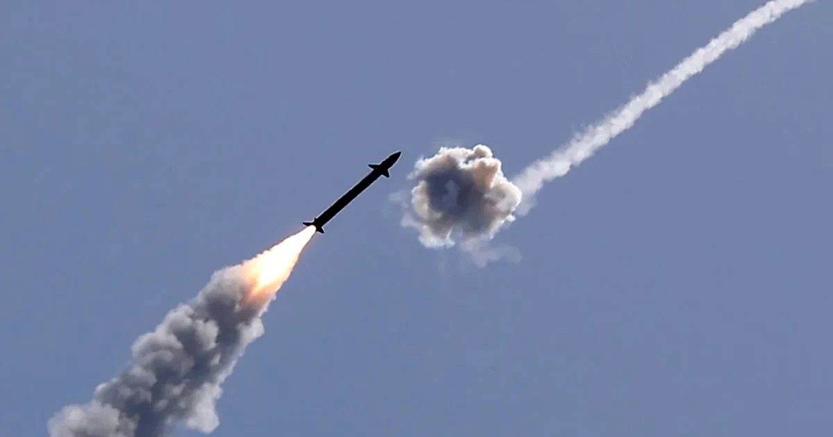 ইরানে আকস্মিক হামলা চালিয়েছে ইসরায়েল