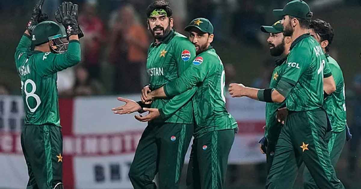 টসে হেরে ব্যাটিংয়ে পাকিস্তান, জিততে হবে ৬৪ রানে