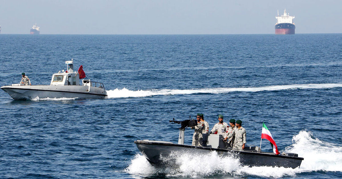 হরমুজ প্রণালী বন্ধ করল ইরান: বিশ্বজুড়ে জ্বালানি সংকটের আশঙ্কা