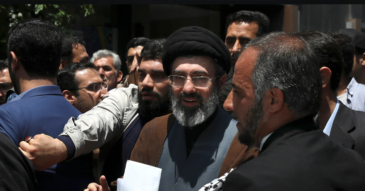 খামেনির পরবর্তী উত্তরসূরি হওয়ার আলোচনায় ৫ নাম