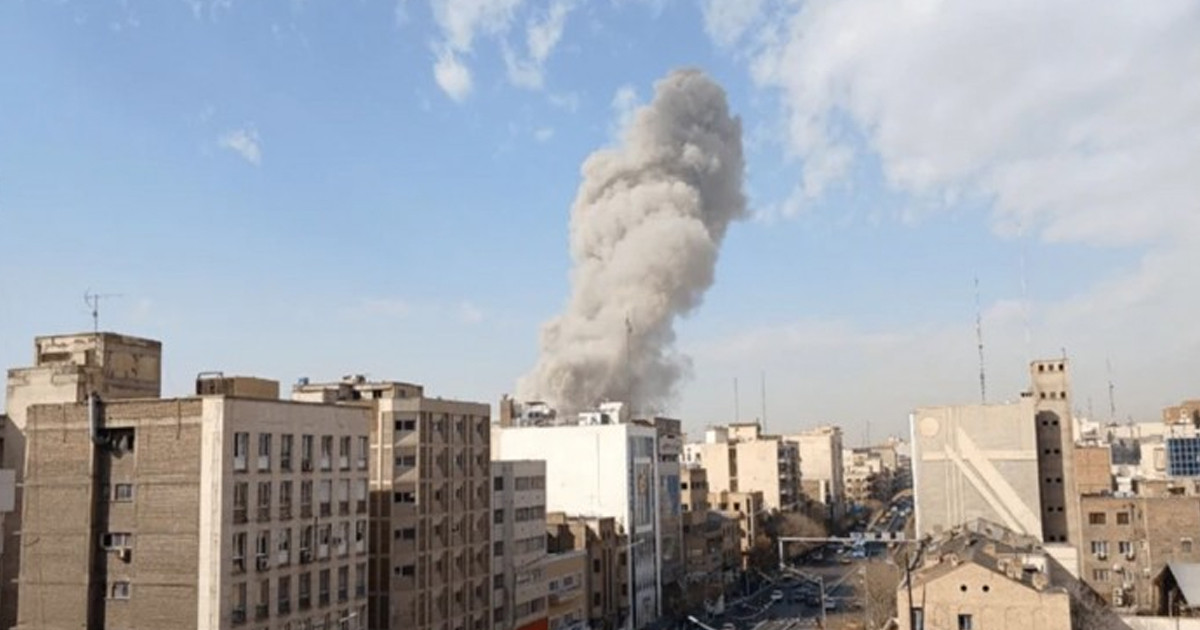 ইরানে একদিনেই ১২০০ বোমা ফেললো যুক্তরাষ্ট্র-ইসরায়েল