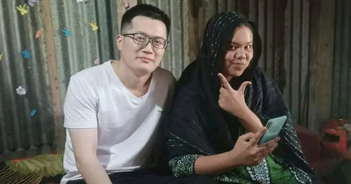 ‘উইচ্যাট’ প্রেম: বাংলাদেশি তরুণীর টানে চীন থেকে ছুটে এলেন যুবক