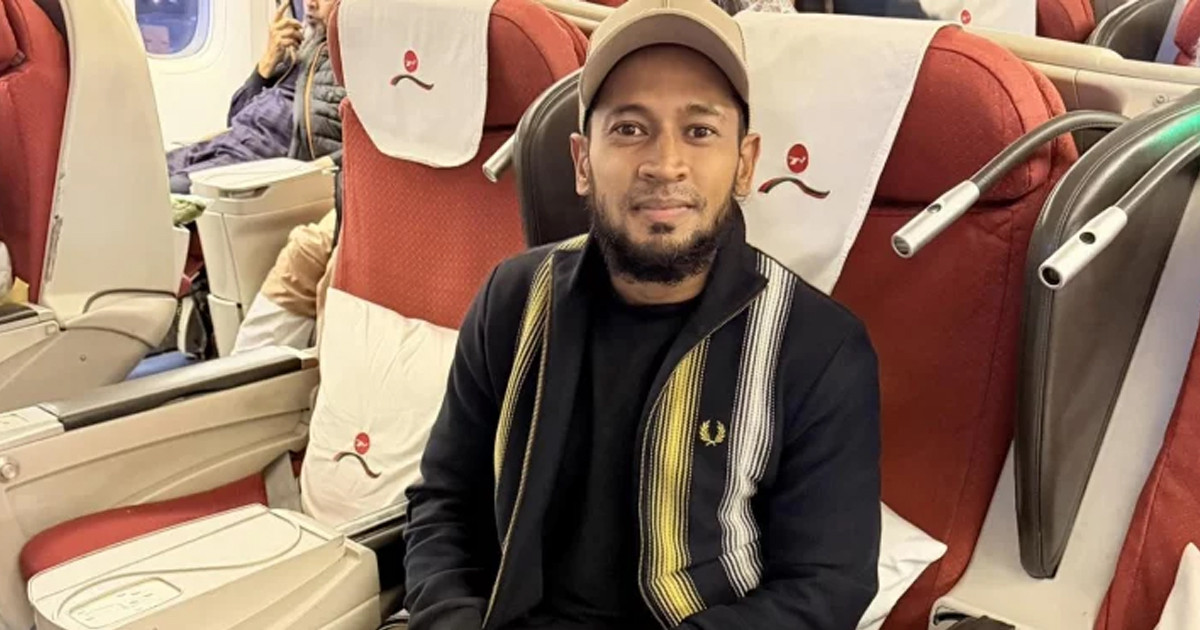 বিশেষ ব্যবস্থায় দেশে ফিরলেন মুশফিক