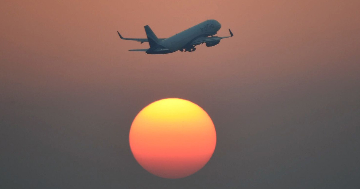 মধ্যপ্রাচ্যে ৩৪০০ ফ্লাইট বাতিল, আটকা পড়েছেন তিন লাখ যাত্রী