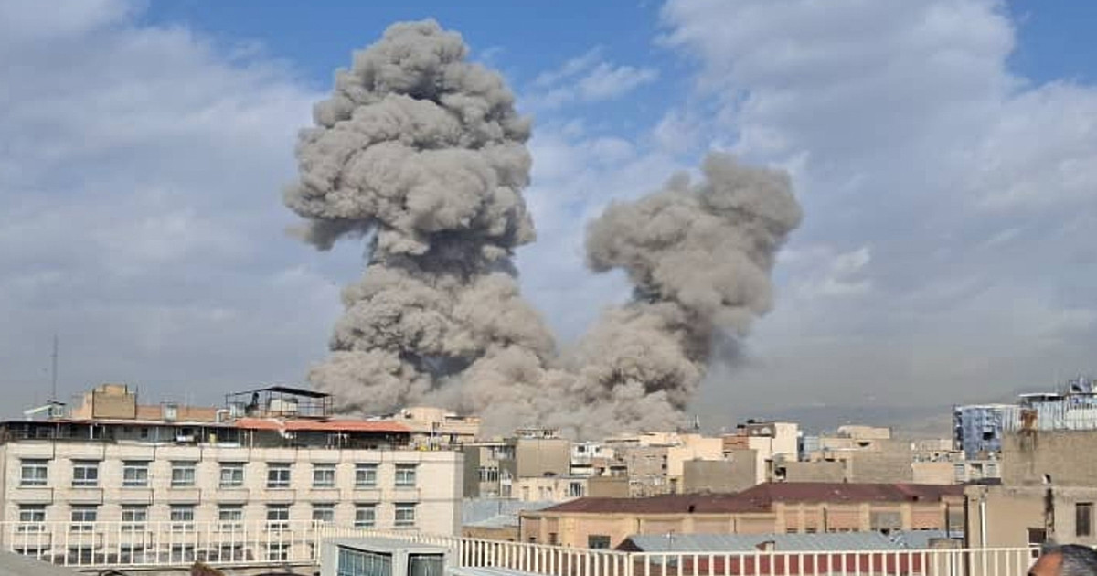 ‘খোঁড়া যুক্তিতে’ ইরান আগ্রাসন, কোন পথে বিশ্ব?