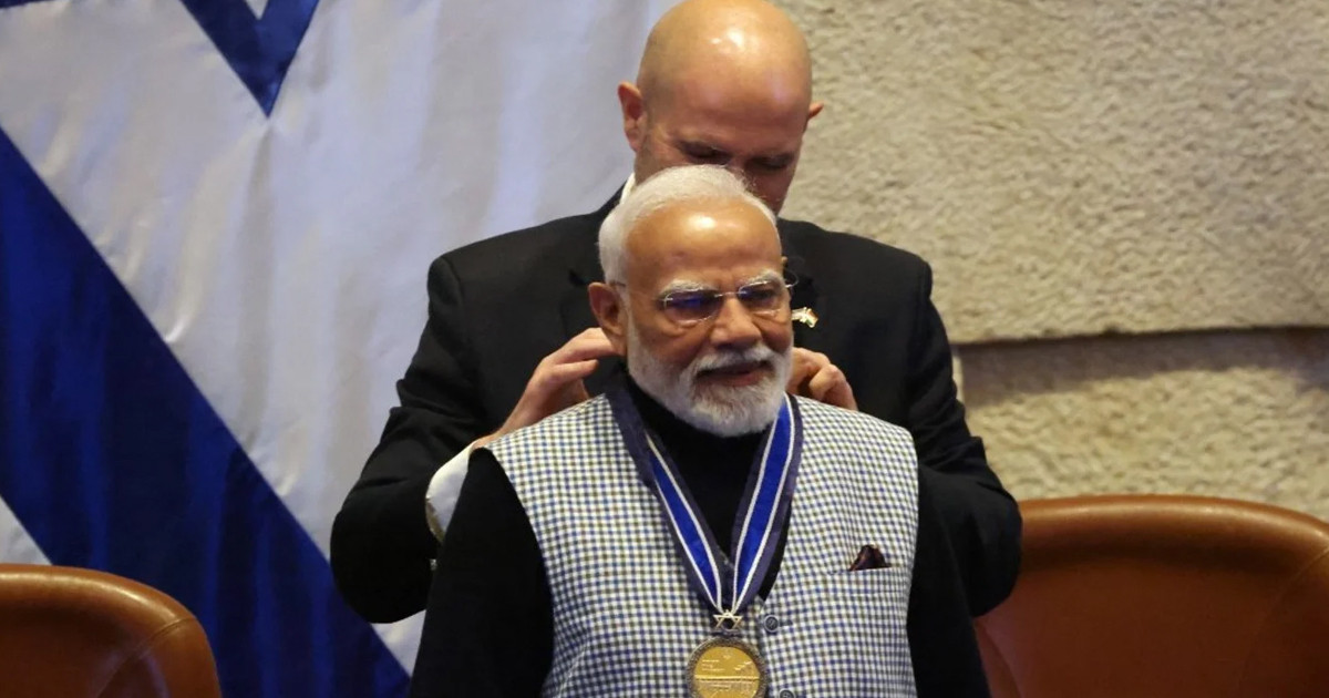 স্পিকারের ঘোষণার আগে মোদিকে দেওয়া পুরস্কারের নামও শোনেননি এমপিরা