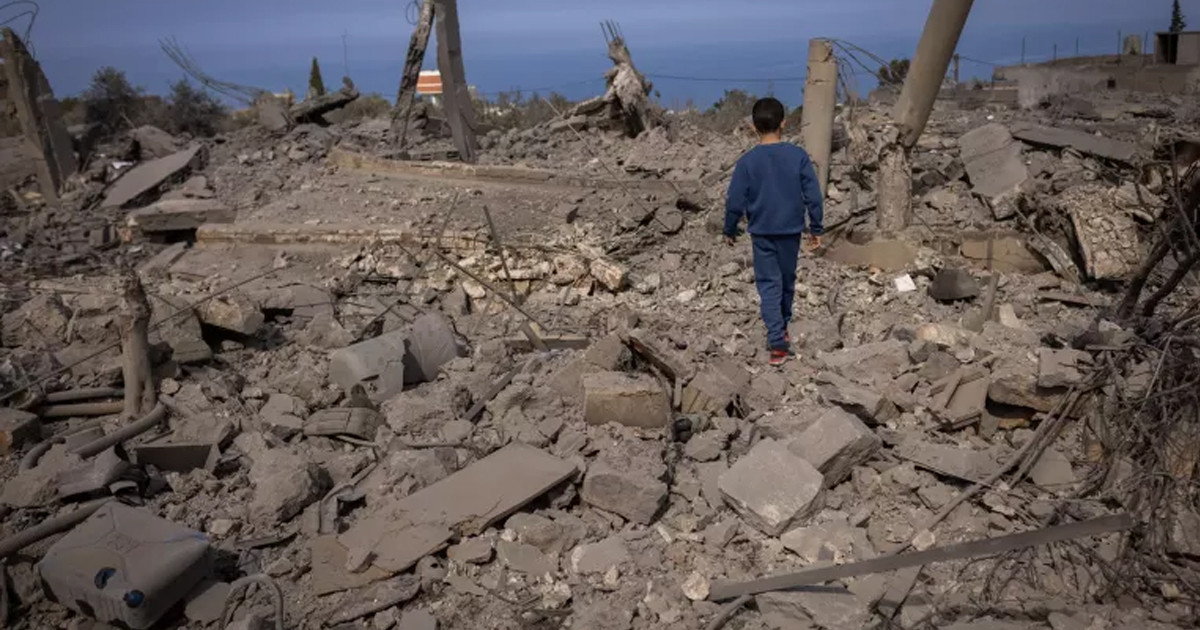 লেবাননে ইসরায়েলি বিমান হামলায় নিহত ৭২