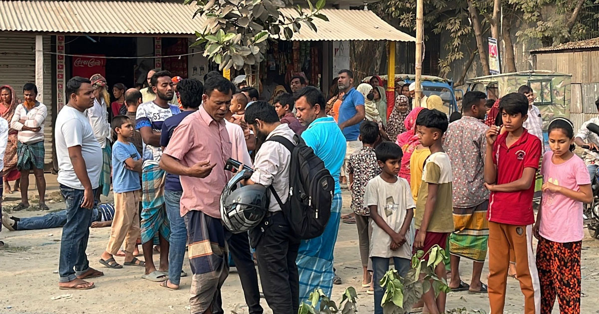 ধামরাইয়ে সড়ক দুর্ঘটনায় পুলিশ সদস্যসহ নিহত ২