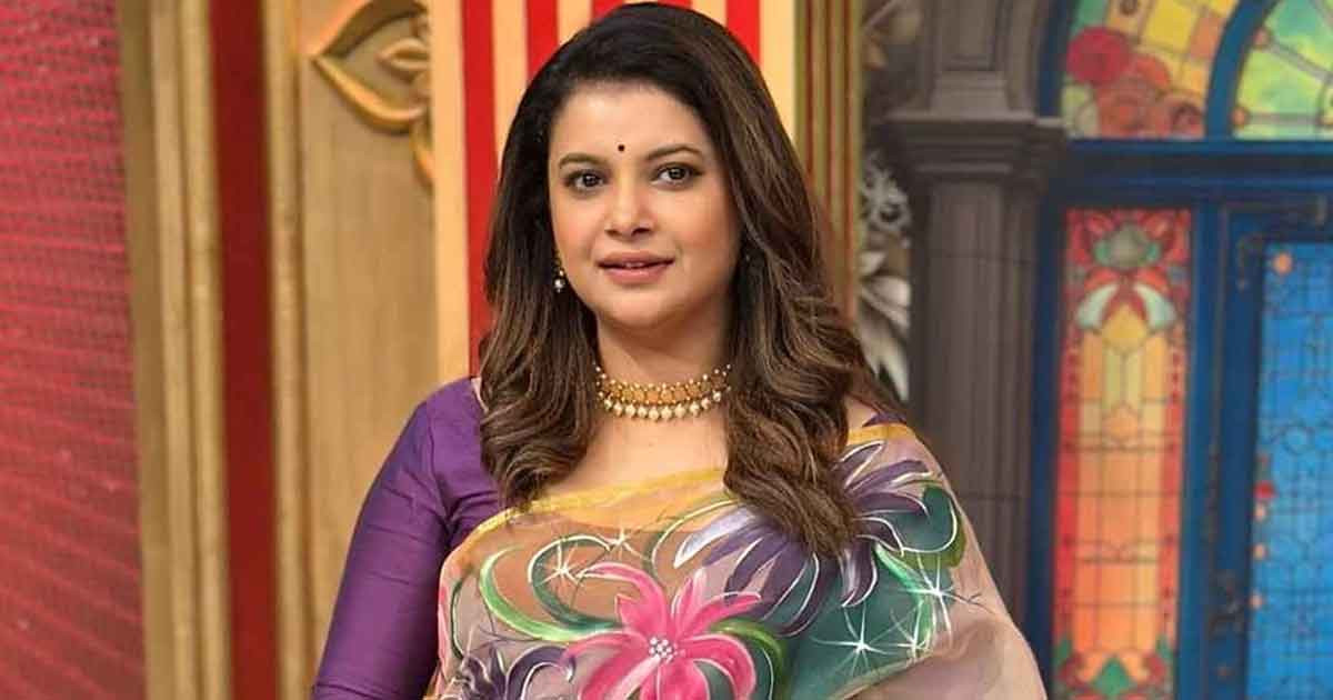 ইকরার আত্মহত্যা নিয়ে শবনম ফারিয়ার ইঙ্গিতপূর্ণ পোস্ট