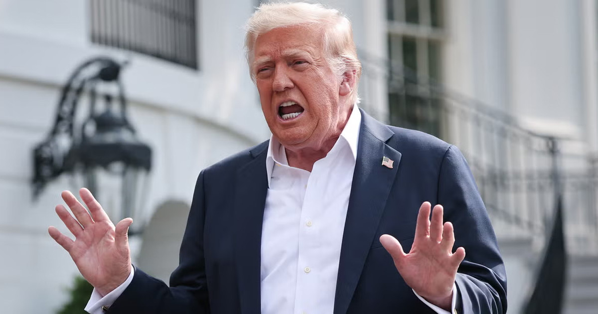 ‘গণতান্ত্রিক হতে হবে না, ইরানে ধর্মীয় নেতৃত্ব এলেও আপত্তি নেই’