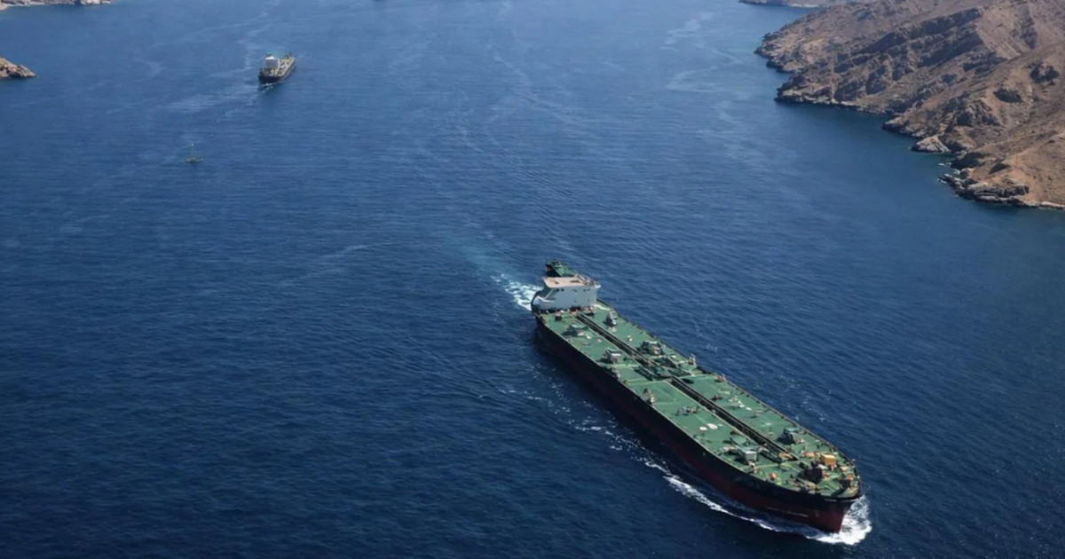 যেসব দেশের জন্য হরমুজ প্রণালী খুলে দিল ইরান