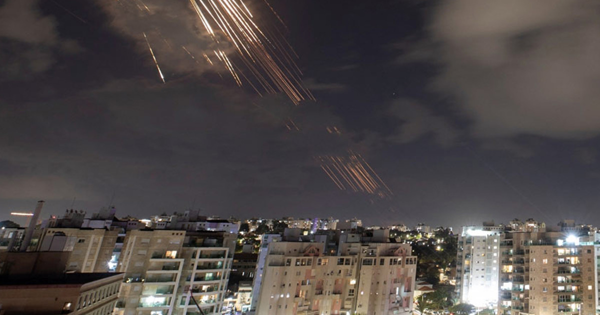 আজও আমিরাত-কুয়েতে মার্কিন ঘাঁটি ও ইসরায়েলে হামলা করেছে ইরান