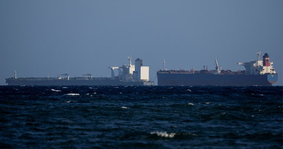 পারস্য উপসাগরে ঢুকলেই যেকোনো মার্কিন জাহাজ ডুবিয়ে দেওয়া হবে: ইরান