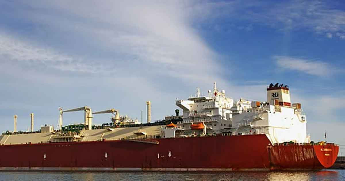 চট্টগ্রাম বন্দরে ভিড়েছে জ্বালানিবাহী ৮ জাহাজ