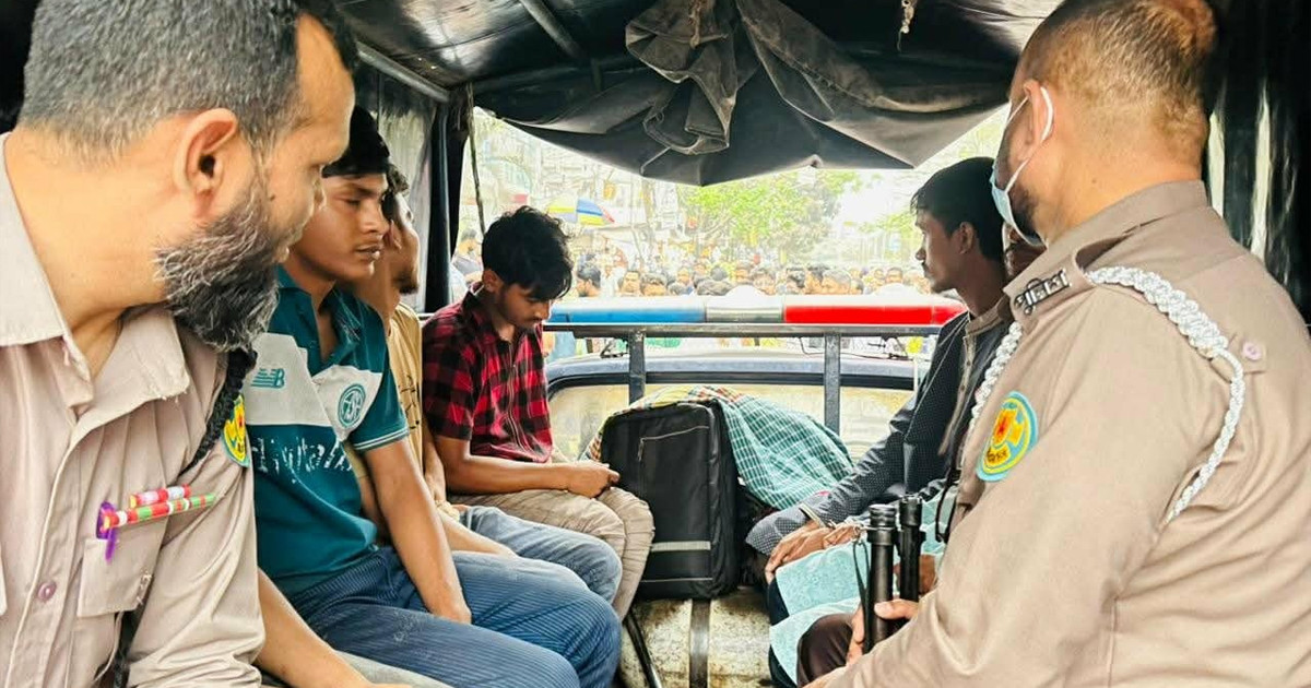 তরমুজের দাম কম বলায় তিন ক্রেতাকে ধরে গণধোলাই দিলো ব্যবসায়ীরা