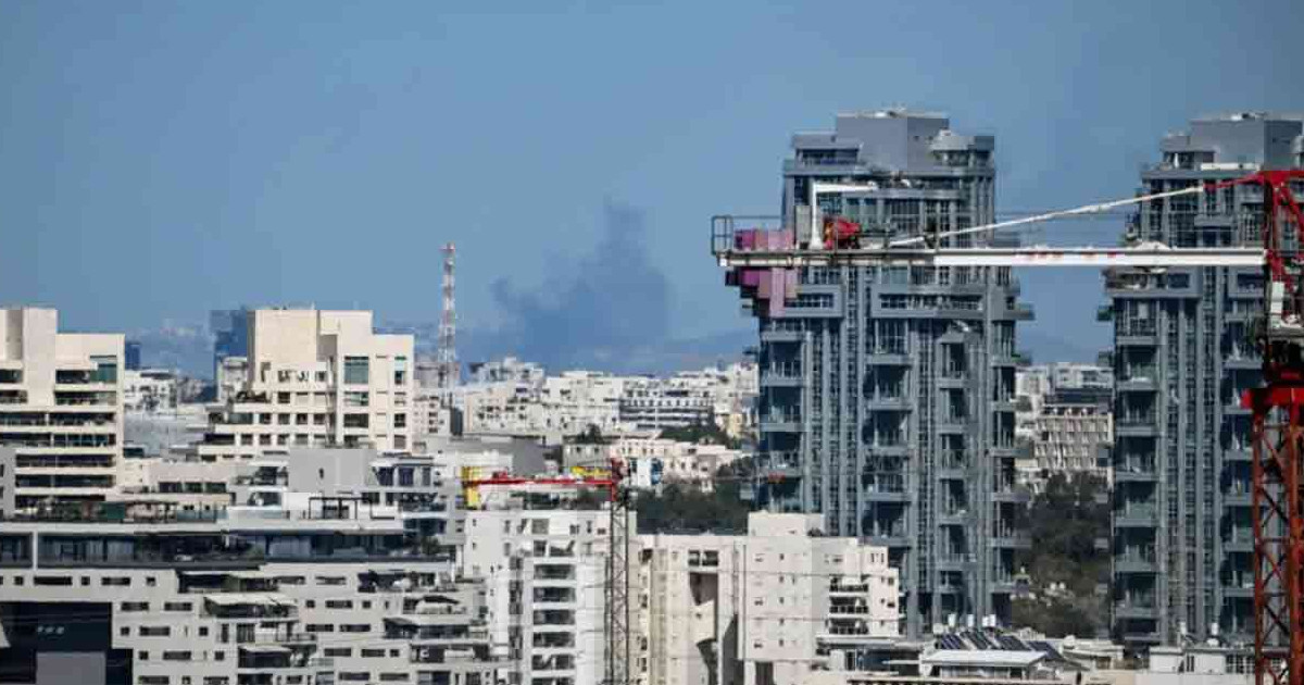 ইরানের হামলায় ইসরায়েলে ভয়াবহ বিস্ফোরণ