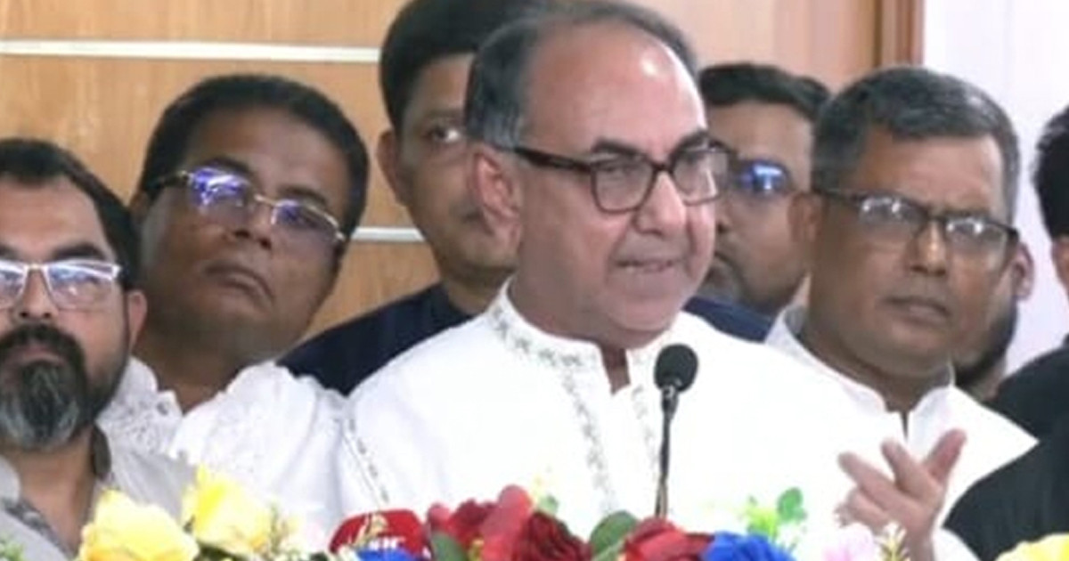 এক শ্রেণির ছেলেপেলে বলছে, বাসার ইট খুলে নিয়ে আসবে: মির্জা আব্বাস