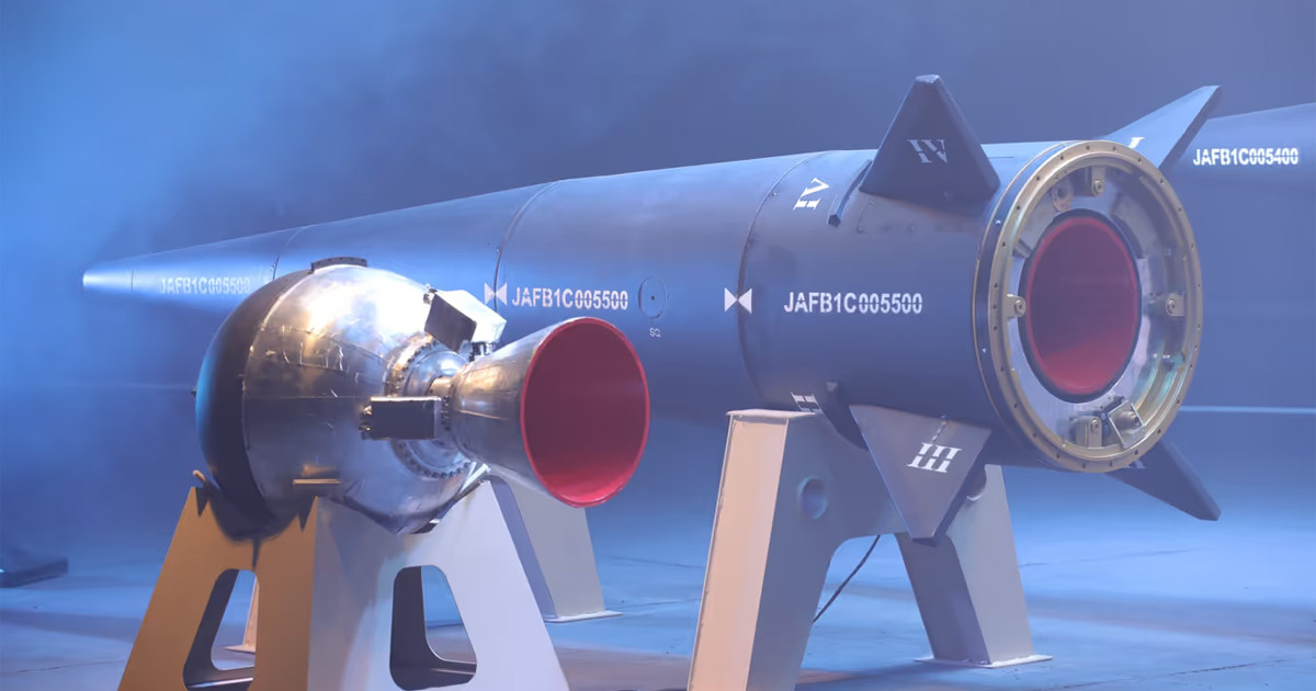 হাইপারসনিক ছাড়াও তিন ধরনের অজানা ক্ষেপণাস্ত্র ছুড়েছে ইরান