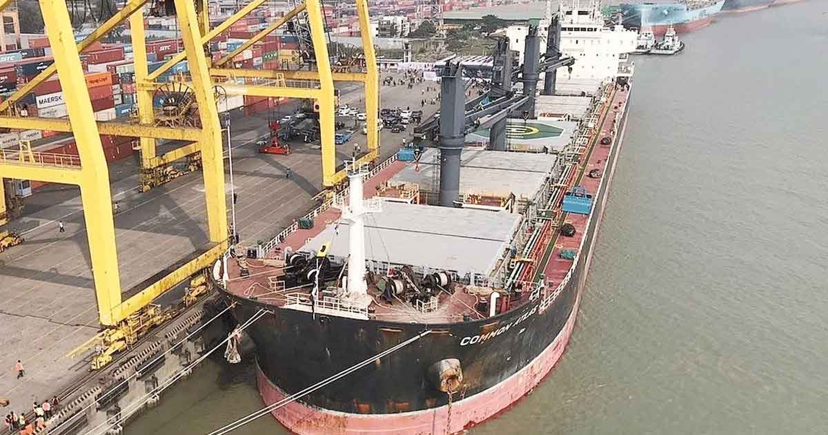 জ্বালানি নিয়ে বড় সুসংবাদ, চট্টগ্রাম ভিড়েছে ২৭ হাজার টন তেলবাহী জাহাজ