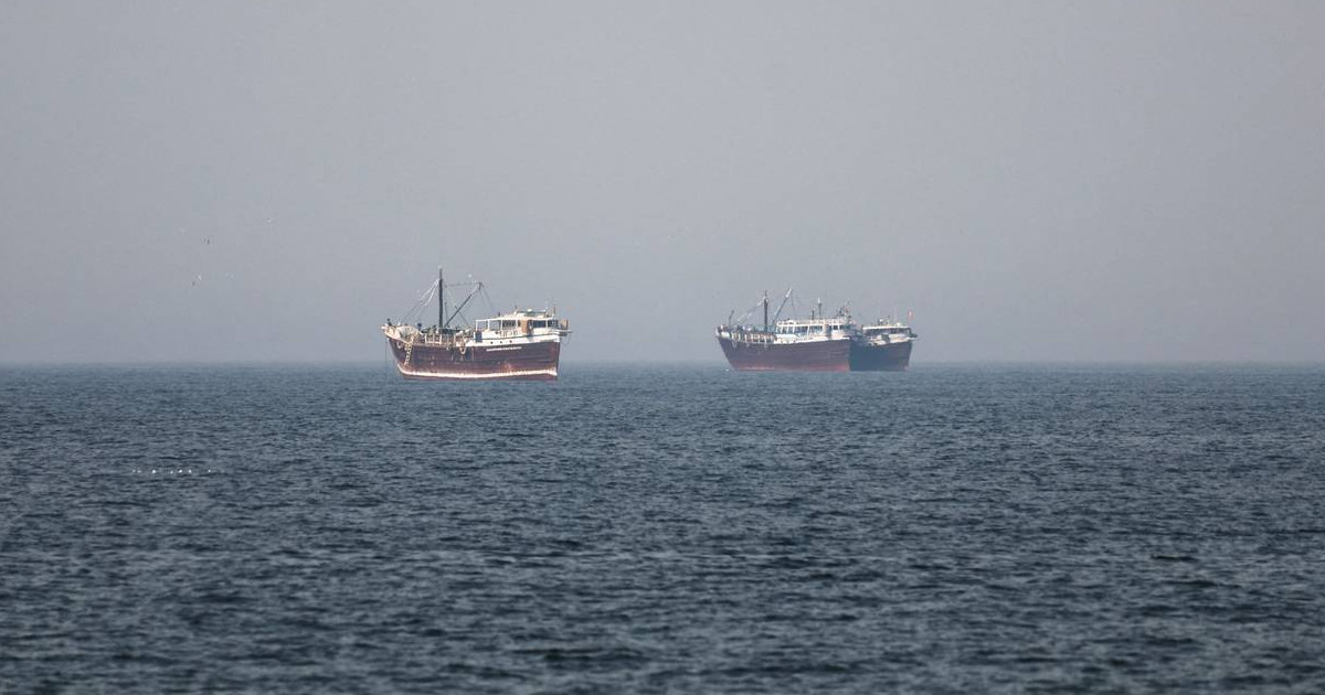 পানির নিচের ড্রোন ব্যবহার করে ২ তেলবাহী ট্যাংকারে ইরানের হামলা, নিহত ১