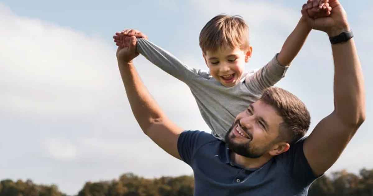 অফিসের ব্যস্ততায় কীভাবে সন্তানের ভালো বন্ধু হয়ে উঠবেন?