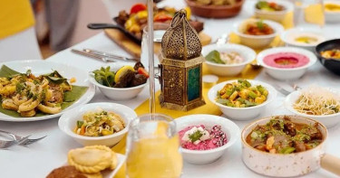 রব্বানার সুর শুনে ইফতার করে ইরানিরা