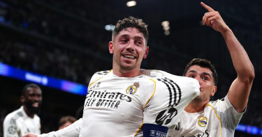 ভালভার্দের হ্যাটট্রিকে বিধ্বস্ত ম্যানচেস্টার সিটি