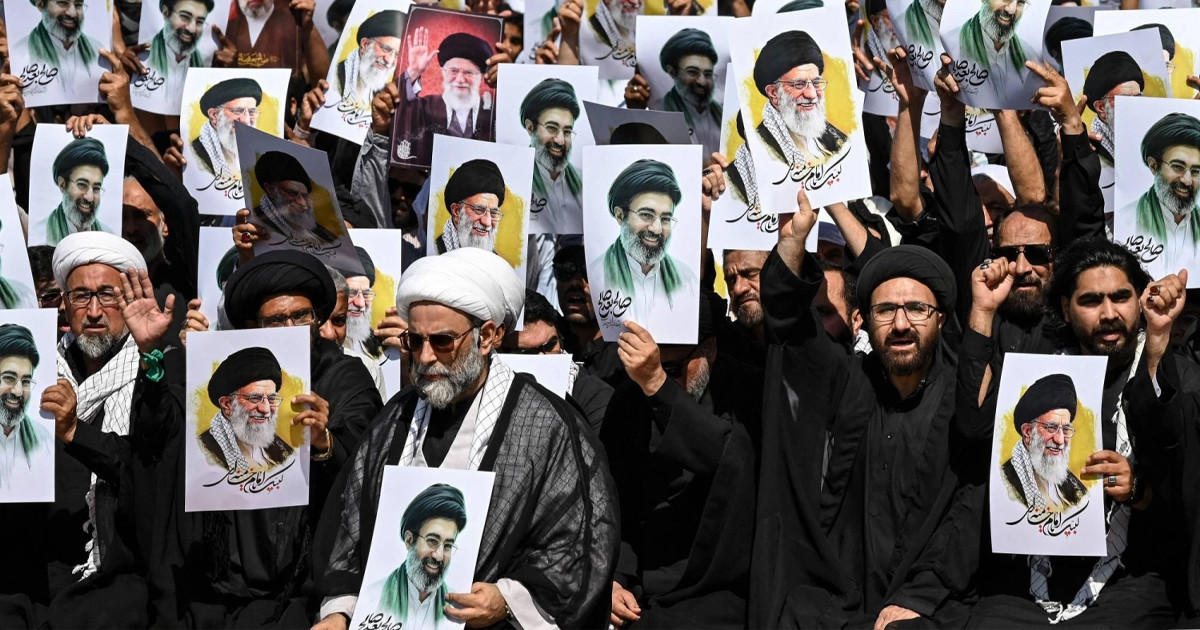 ইরানে শাসনব্যবস্থা পতনের কোনো লক্ষণ দেখছে না মার্কিন গোয়েন্দারা