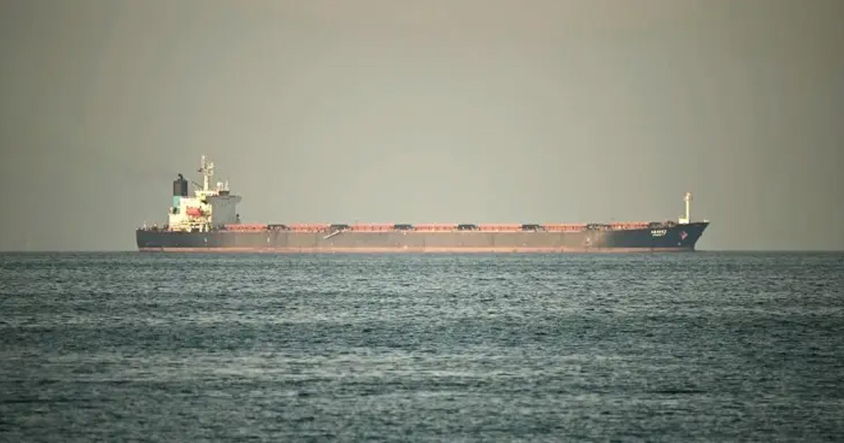 হরমুজ প্রণালি দিয়ে নির্দিষ্ট কিছু দেশের জাহাজ চলাচলের অনুমতি দিল ইরান