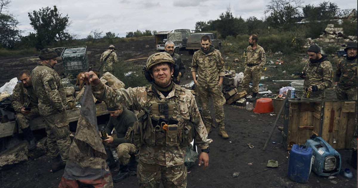 প্রাণ ভয়ে হোটেল-বাসাবাড়িতে লুকিয়েছে মার্কিন বাহিনী, তথ্য খুঁজছে ইরান